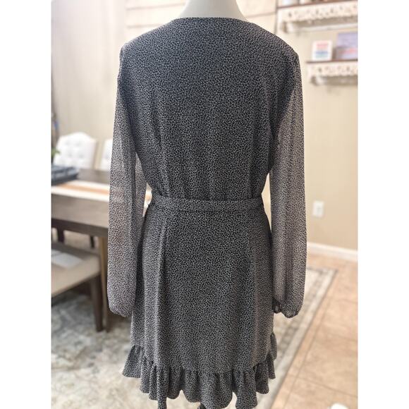 1.STATE Long Sleeve Ruffle Hem Wrap Dress Black/White Dot Pattern Size 8 - Picture 6 of 6